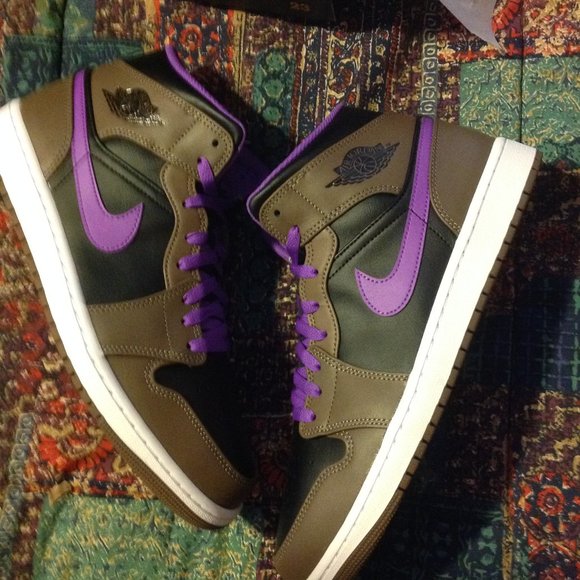 Air Jordan 1 Mid Men's Multicolor Sneakers - USA Size:11.5 - New in Box - Picture 1 of 11